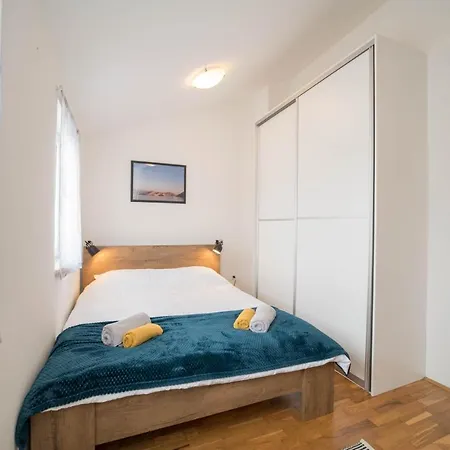 Cozy Close To The Beach And City Centre Umag